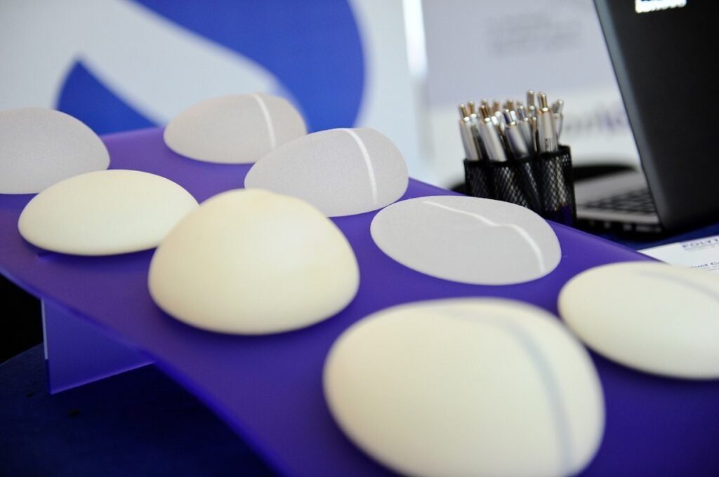 augmentation mammaire chirurgie esthétique